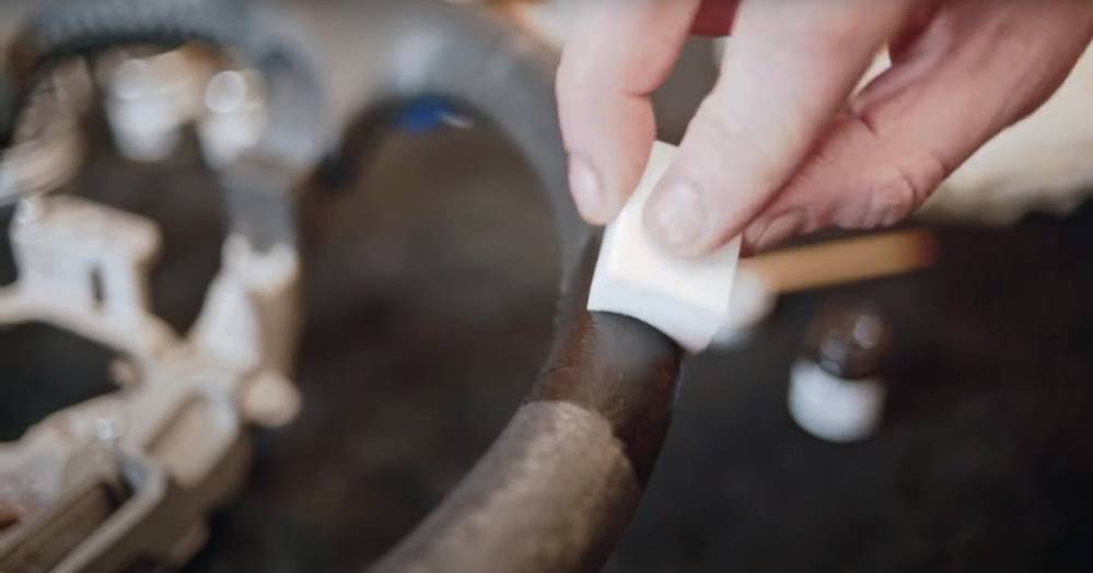 How to Use Leather Repair Cream to Repair Leather Goods (+Video) | MAVI STEP EUROPE Як користуватися рідкою шкірою для ремонту шкіряних виробів: варіант «Оптимальний»